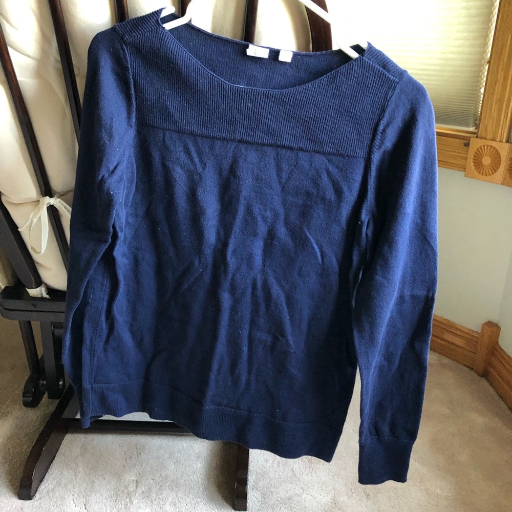 Gap sweater